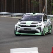 ENYAQ RS RACE smeruje do budúcnosti