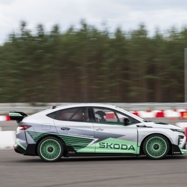 ENYAQ RS RACE smeruje do budúcnosti